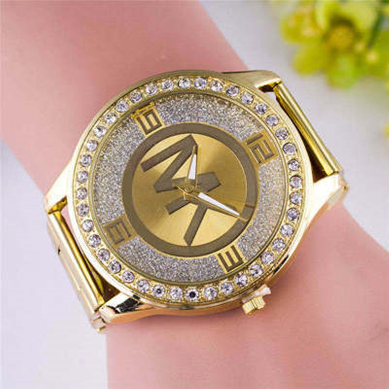 Montre tendance en alliage de diamants avec bracelet en acier