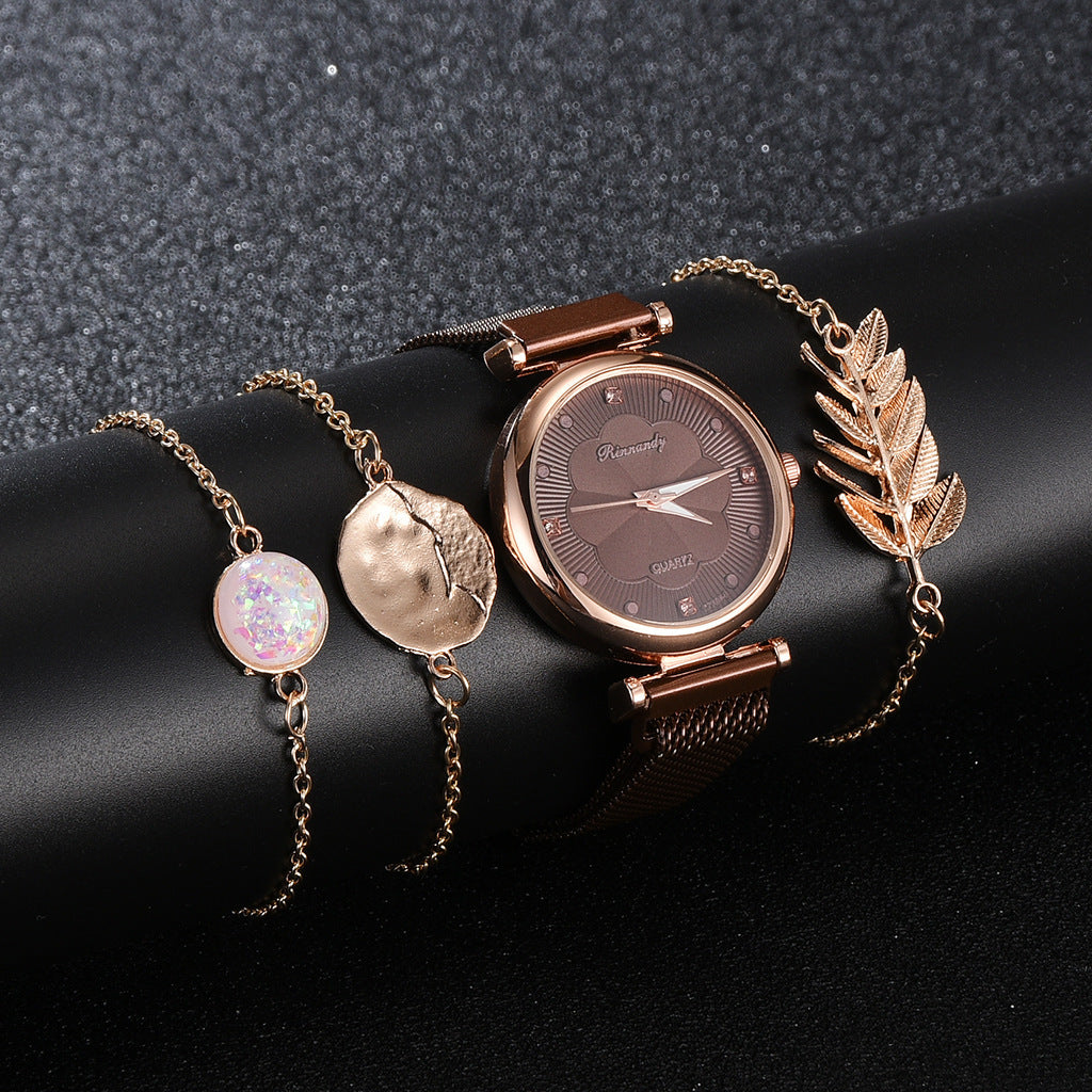 Montres pour femmes, ensemble de niche transfrontalier, montres à la mode, bracelet en maille d'alliage, tout-assorti