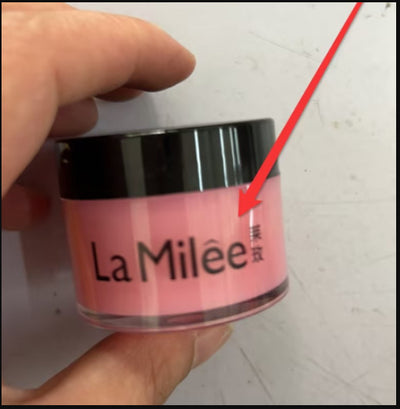 20-30 g de produits de soin pour les lèvres hydratants