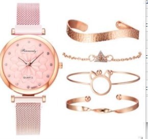 Montres pour femmes, ensemble de niche transfrontalier, montres à la mode, bracelet en maille d'alliage, tout-assorti