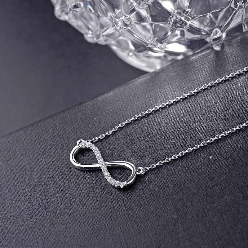 Collier, bijou et pendentif infinity en argent pour femme